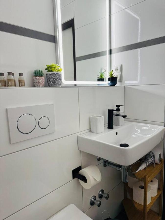 Klassen Stay - Design Studio In 11 Etage - Tolle Aussicht - Sauna, Pool - Netflix Lahnstein Buitenkant foto
